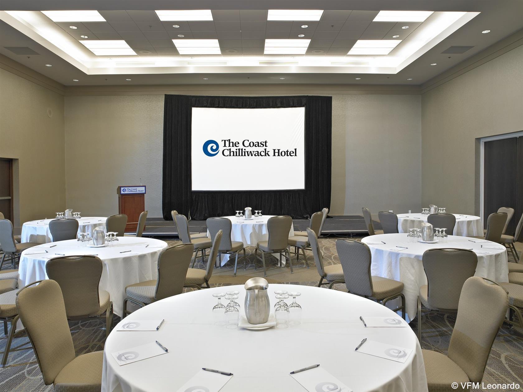 Coast Chilliwack Hotel By Apa Exterior photo